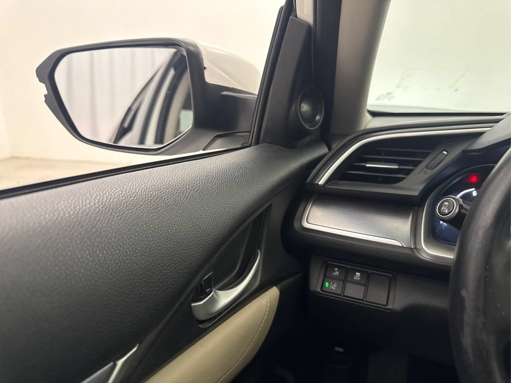 Used 2018 Honda Civic Touring image 37