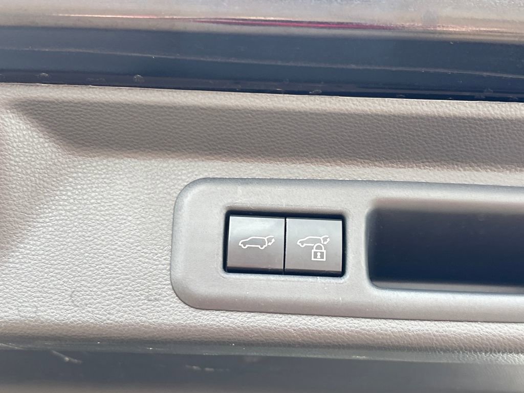 Used 2025 Toyota Sequoia Capstone image 35