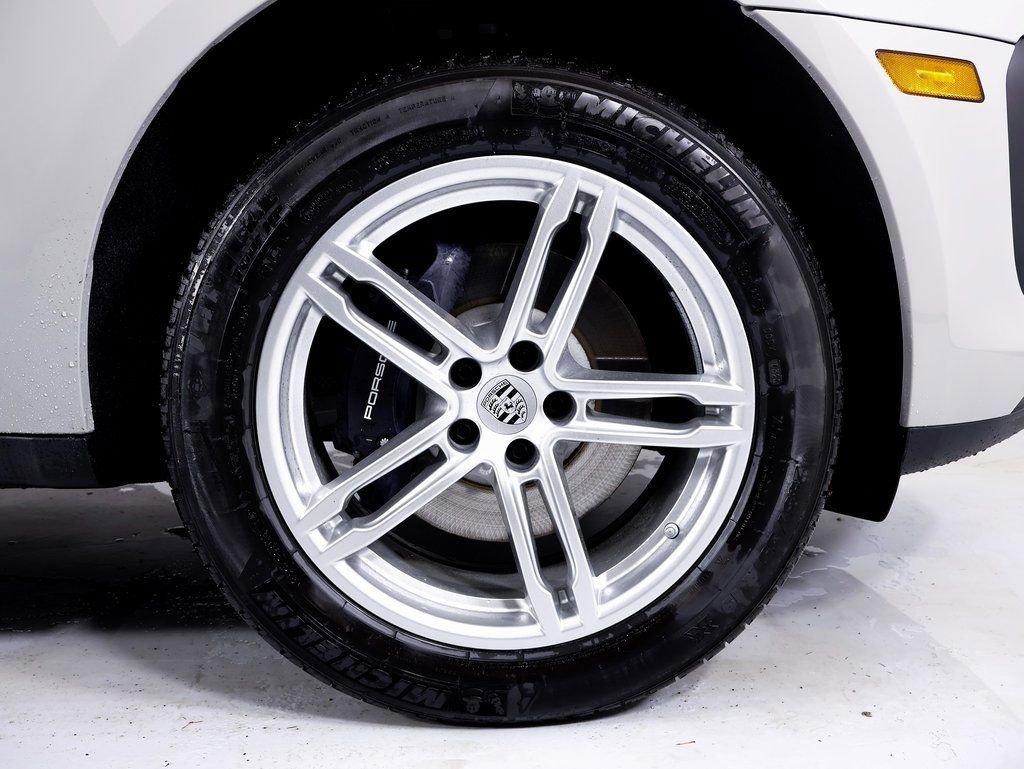 Certified 2025 Porsche Macan image 21