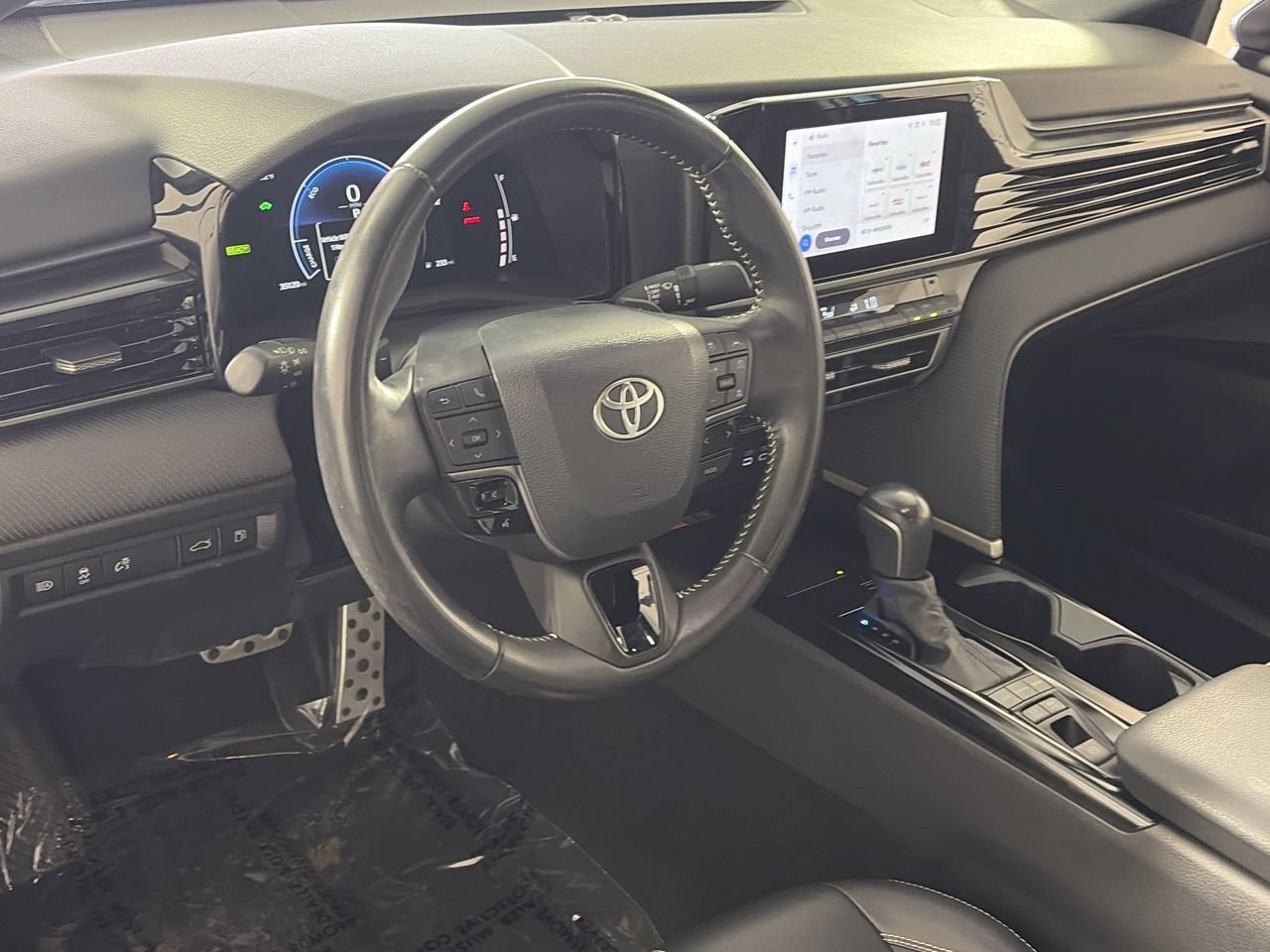 Used 2025 Toyota Camry SE FWD image 10