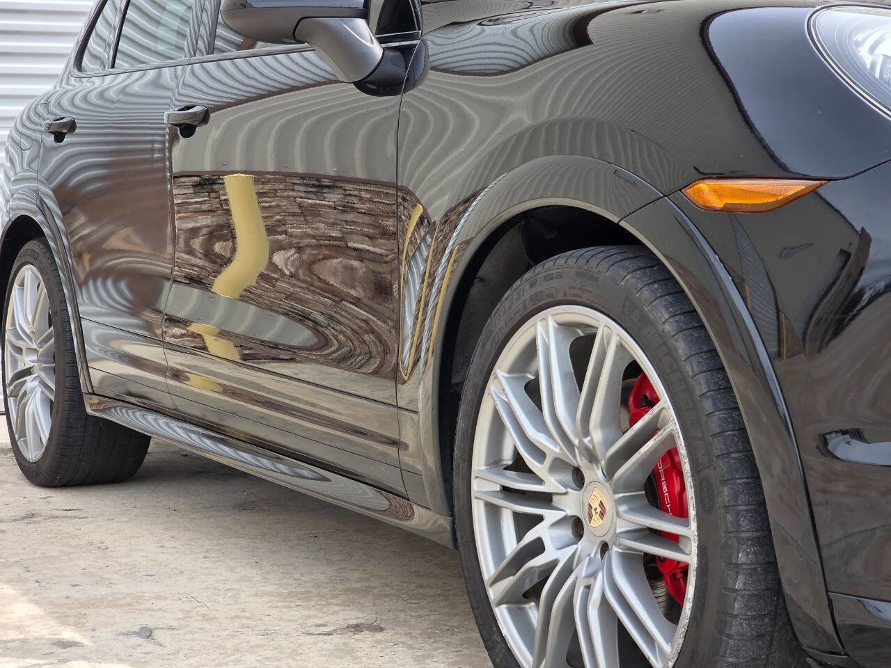 Used 2014 Porsche Cayenne GTS AWD/4WD image 38