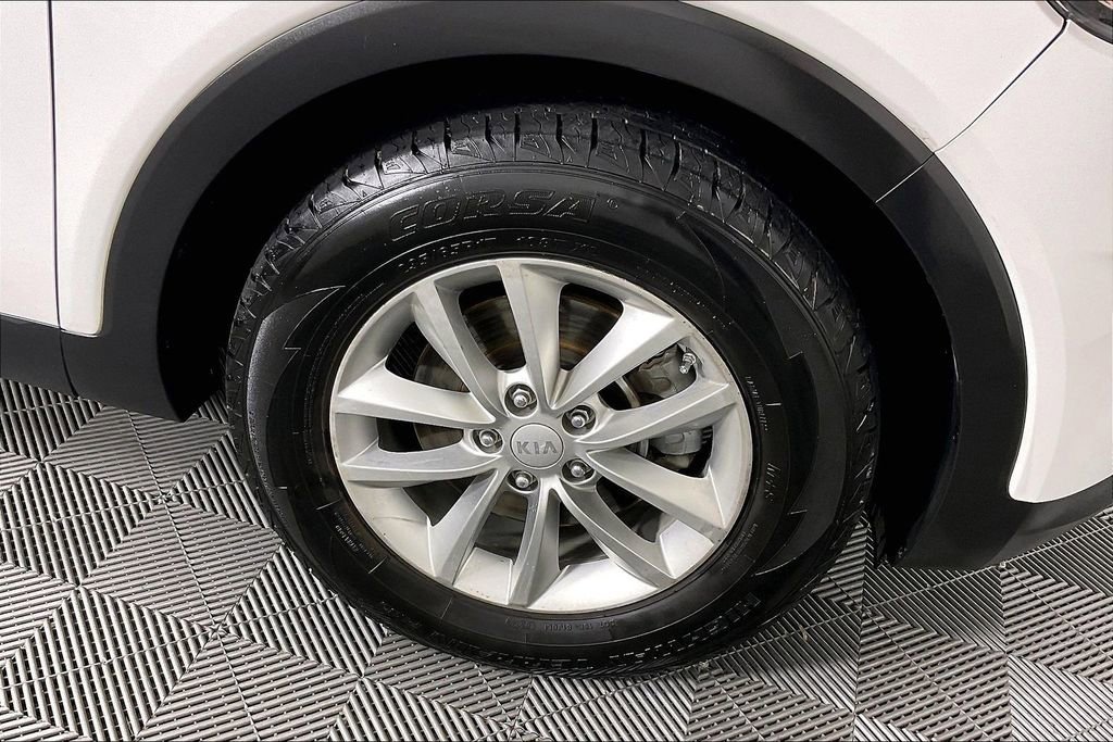 Used 2016 Kia Sorento FWD w/ LX Convenience Package image 11