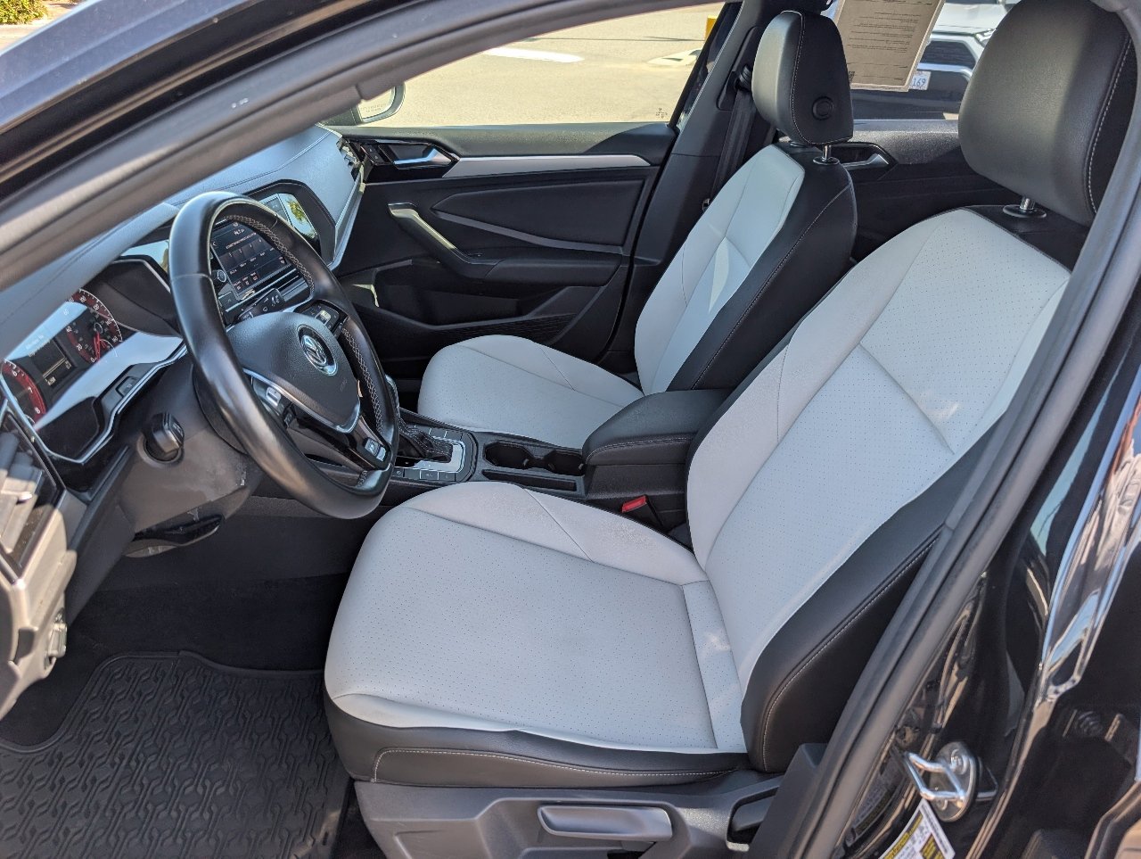 Used 2019 Volkswagen Jetta R-Line image 2