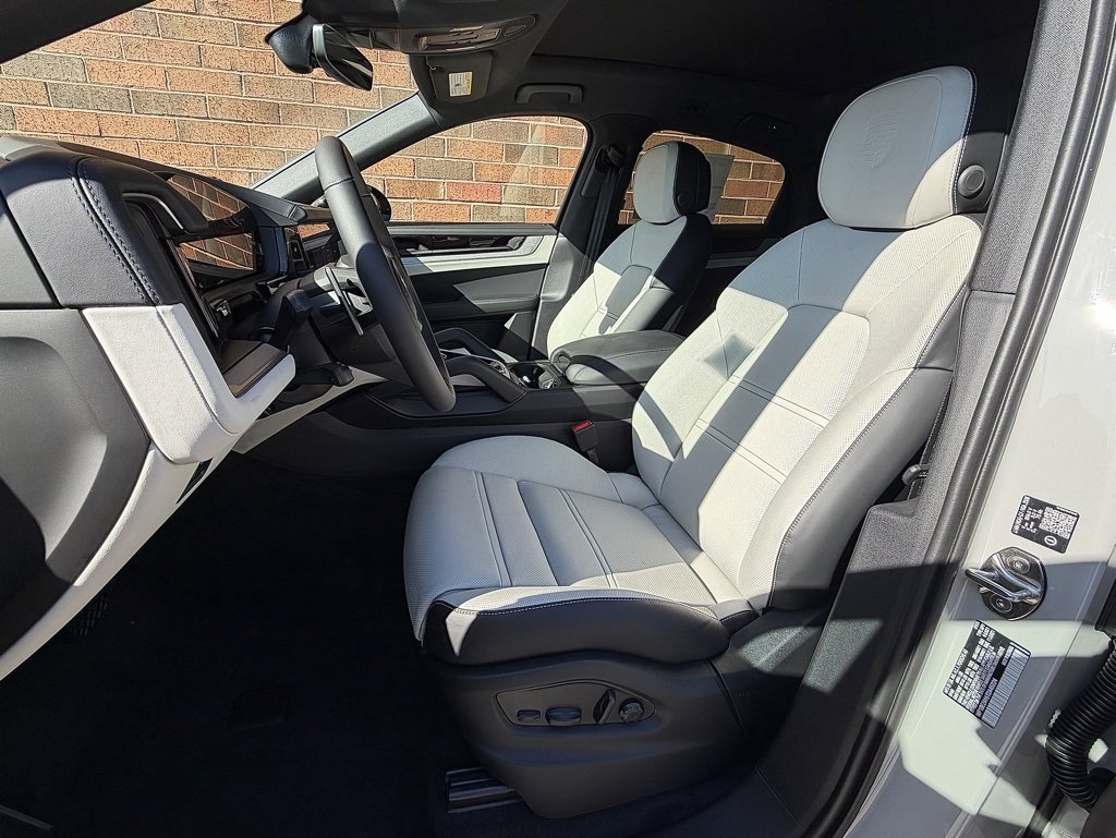 New 2026 Porsche Cayenne E-Hybrid Coupe image 5