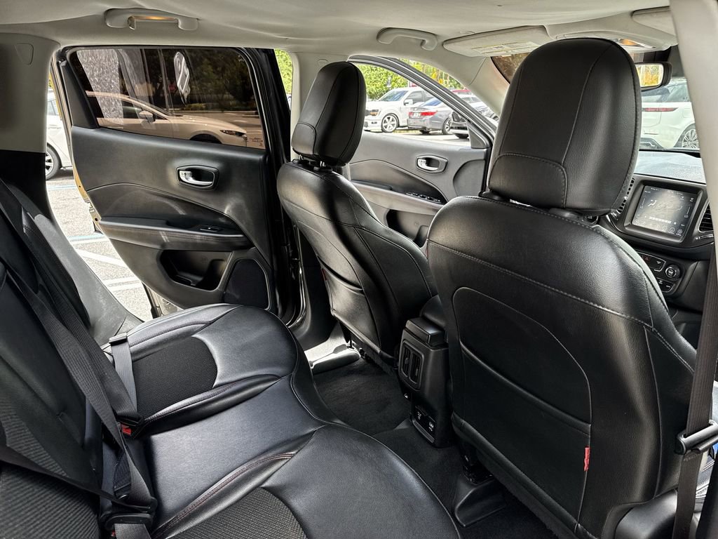 Used 2020 Jeep Compass Trailhawk AWD/4WD image 33