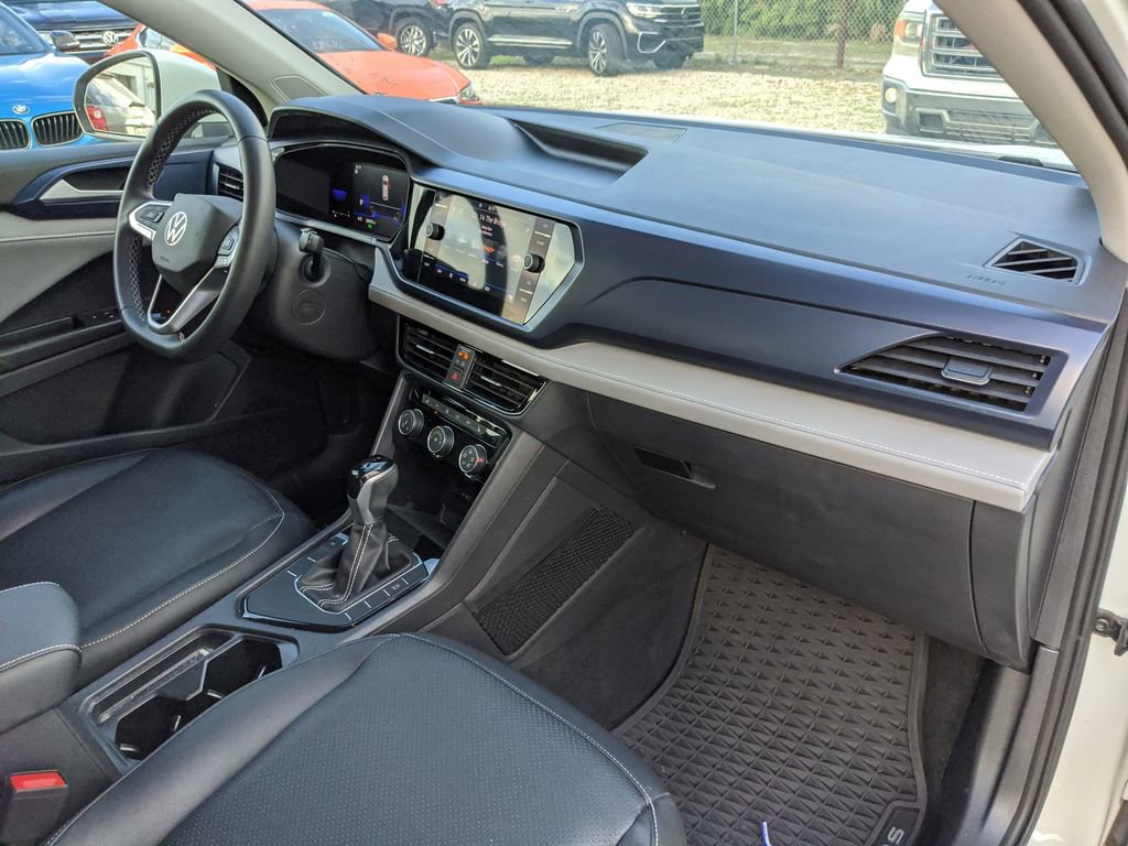 Certified 2023 Volkswagen Taos SE image 6
