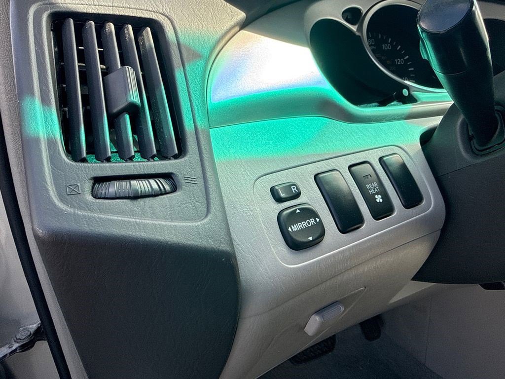 Used 2005 Toyota Highlander V6 image 22