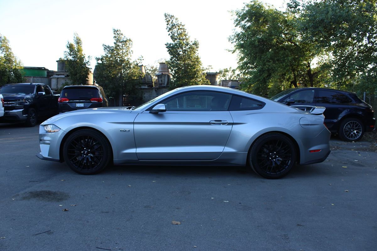 Used 2021 Ford Mustang GT Premium w/ GT Performance Package RWD image 4