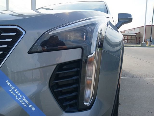 Used 2023 Cadillac XT4 Premium Luxury image 4