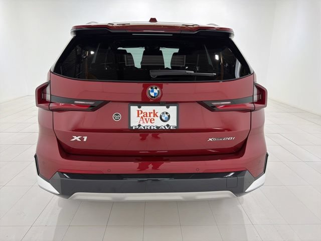Used 2026 BMW X1 xDrive28i w/ Technology Package AWD/4WD image 4