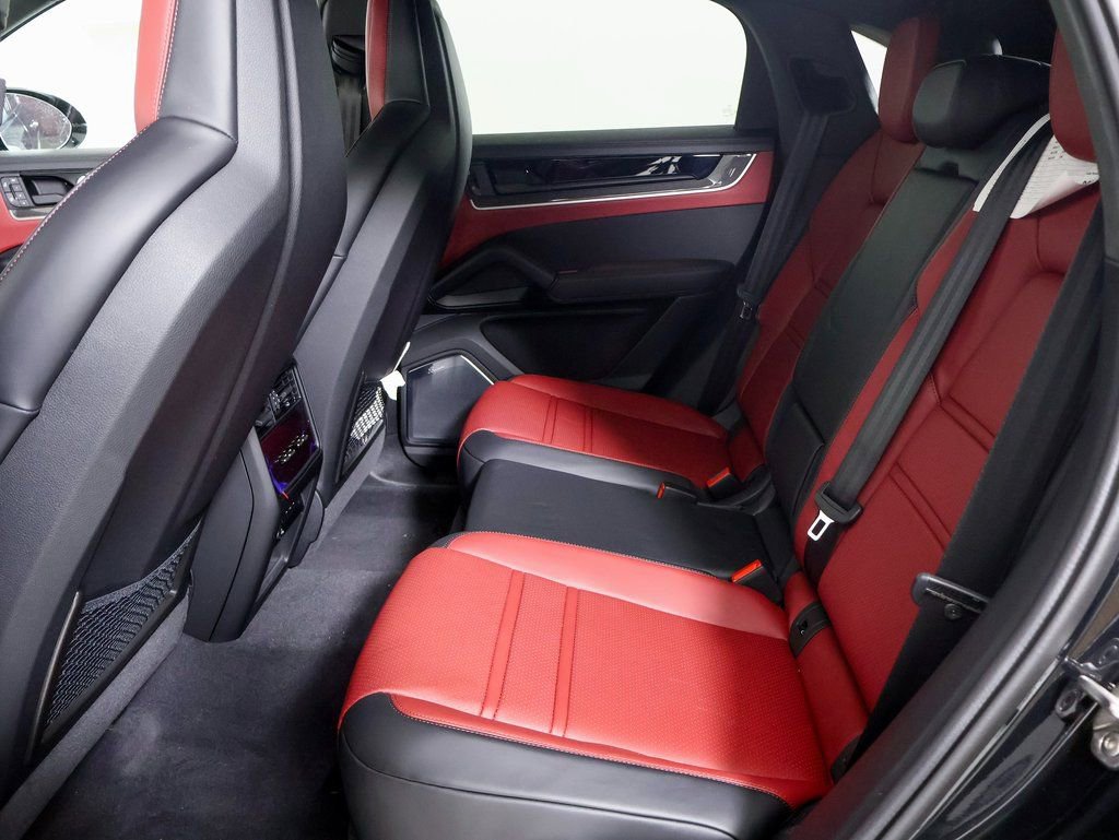 New 2025 Porsche Cayenne Turbo image 9