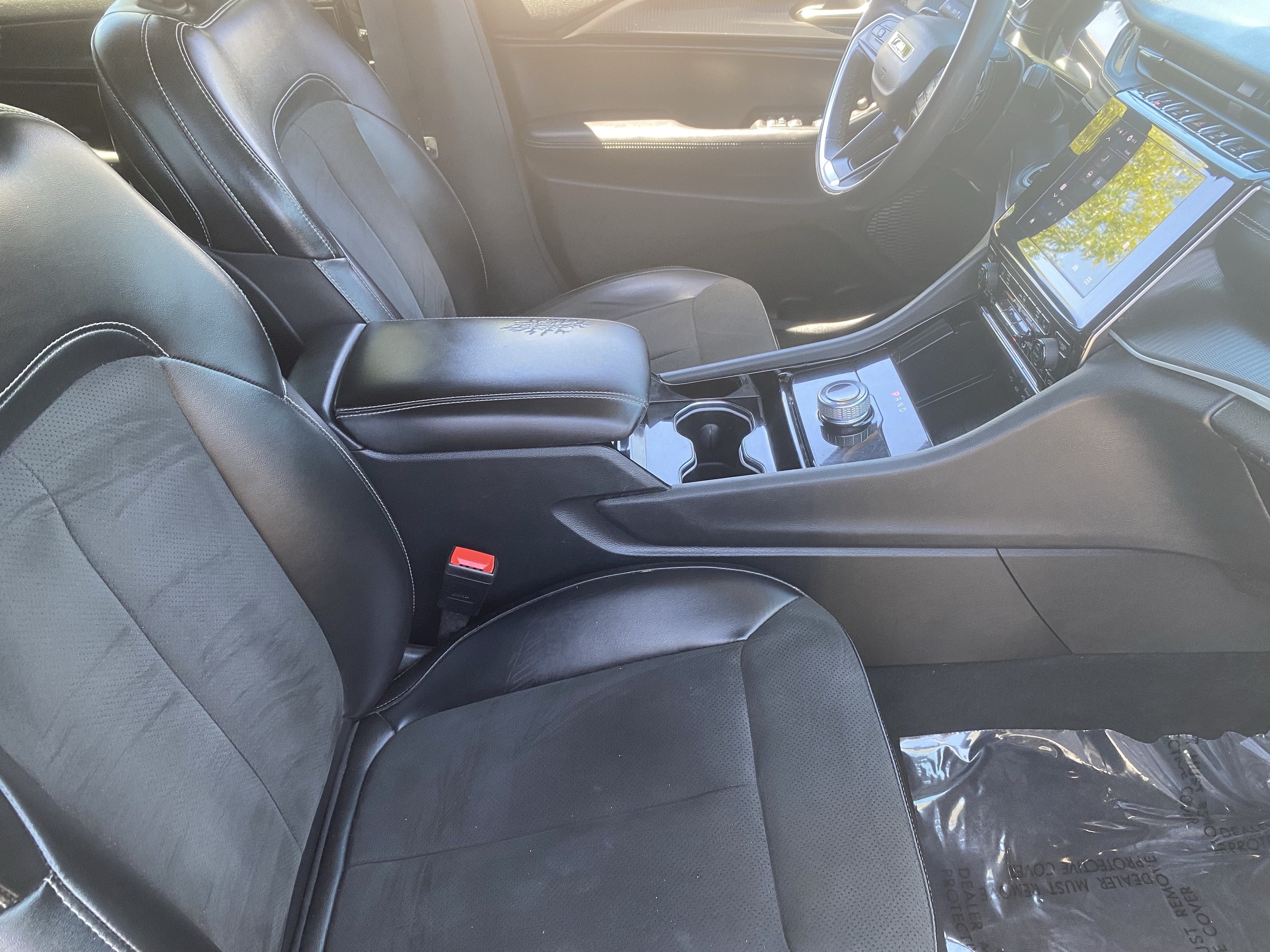 Used 2023 Jeep Grand Cherokee L Laredo AWD/4WD image 10