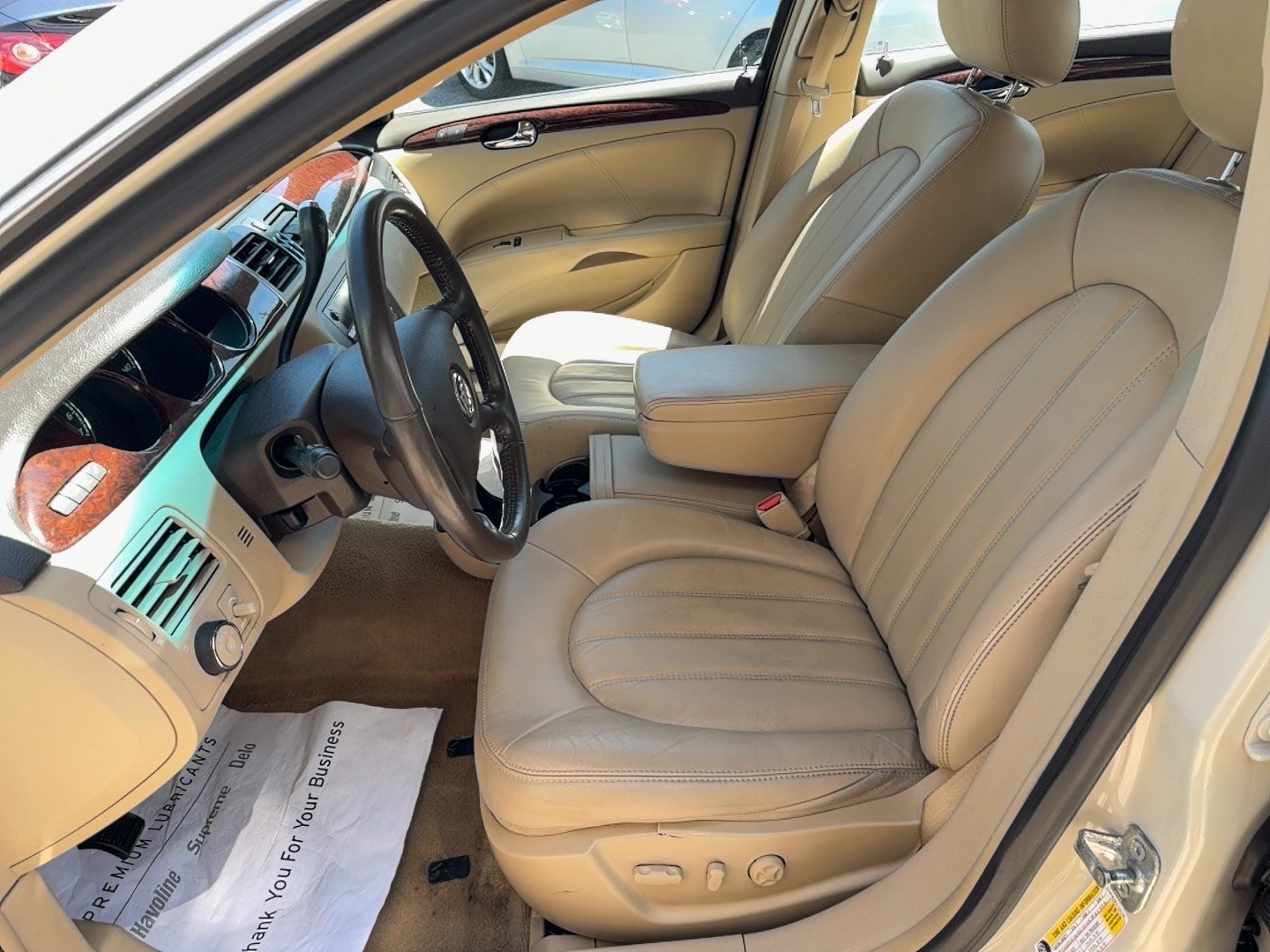 Used 2011 Buick Lucerne CXL FWD image 6