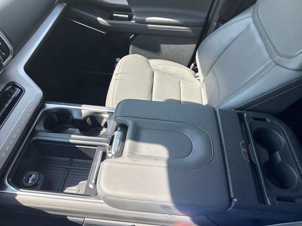 New 2026 Ford Expedition Active RWD image 36