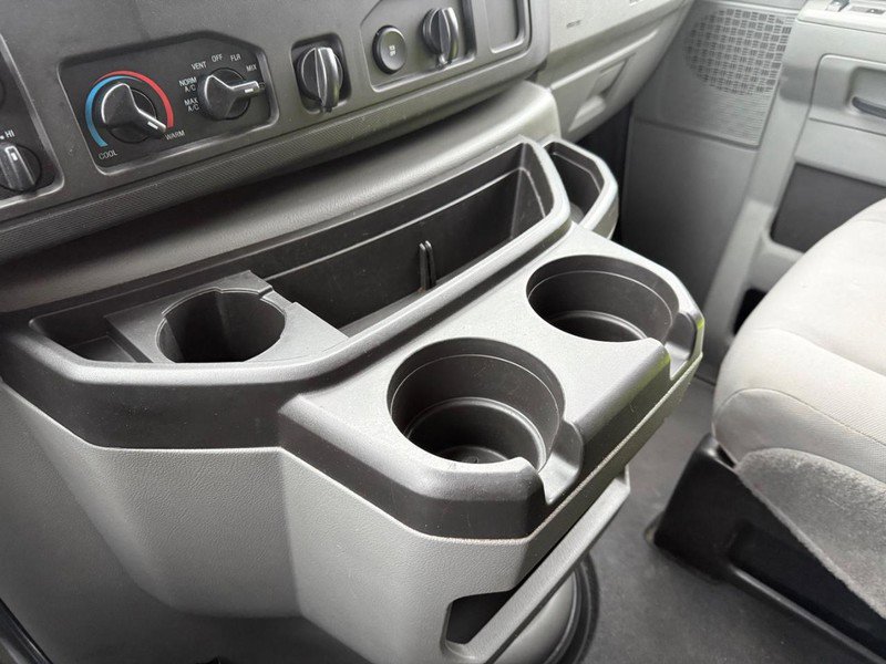 Used 2014 Ford E-350 and Econoline 350 XLT image 23