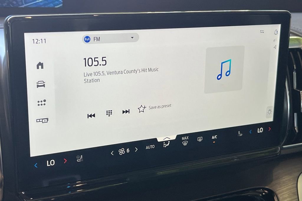 Used 2025 Ford Expedition Platinum image 23