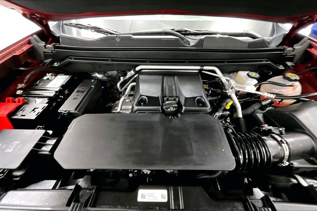 Used 2025 GMC Canyon Denali image 9