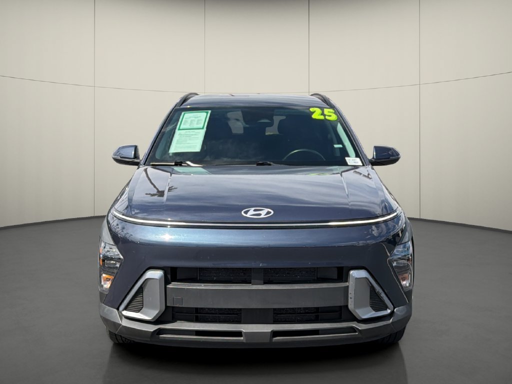 Used 2025 Hyundai Kona SEL FWD image 2