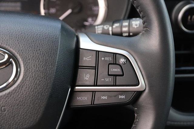 Certified 2024 Toyota Highlander LE AWD/4WD image 14