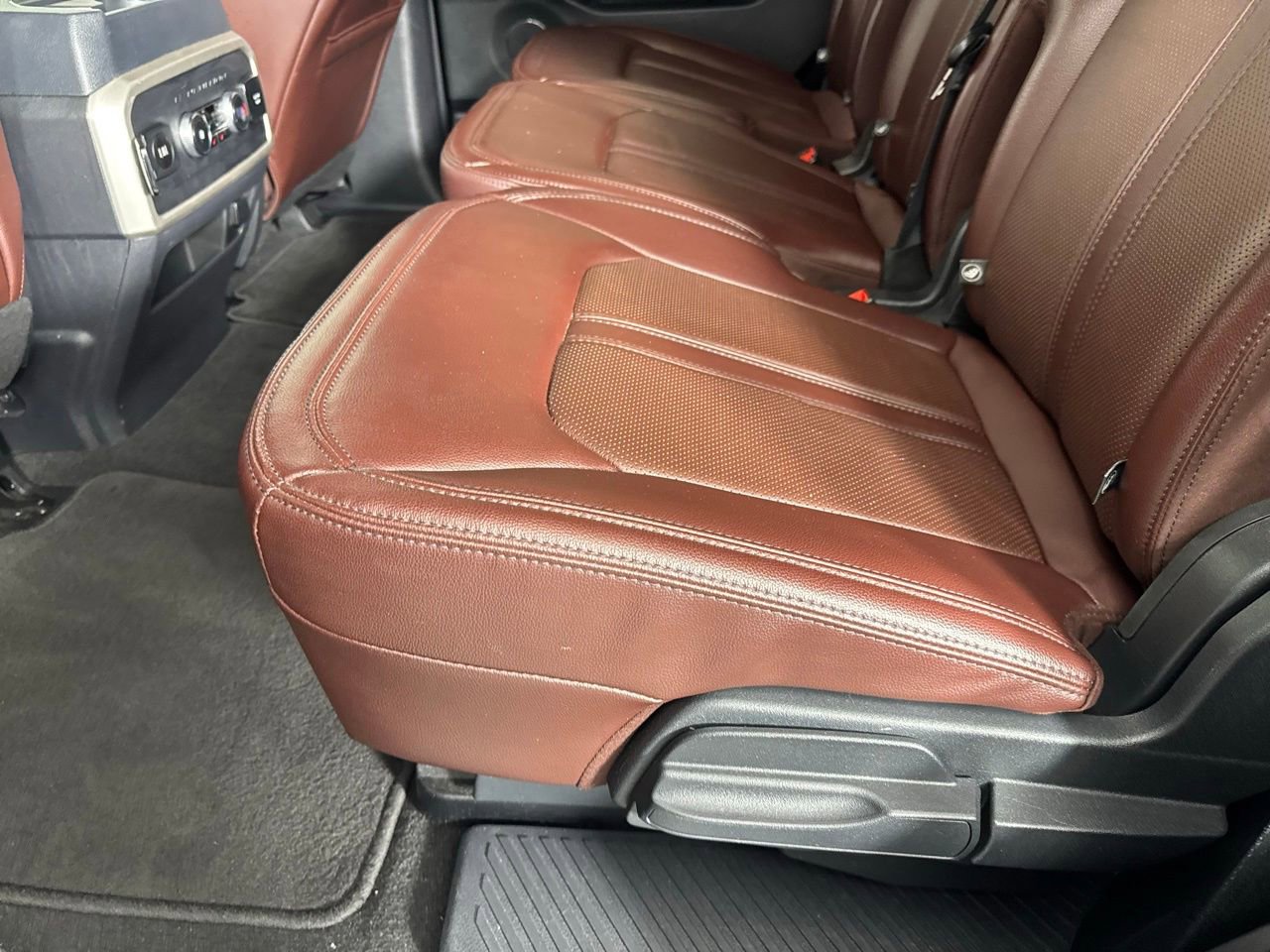 Used 2024 Ford Expedition Limited image 28