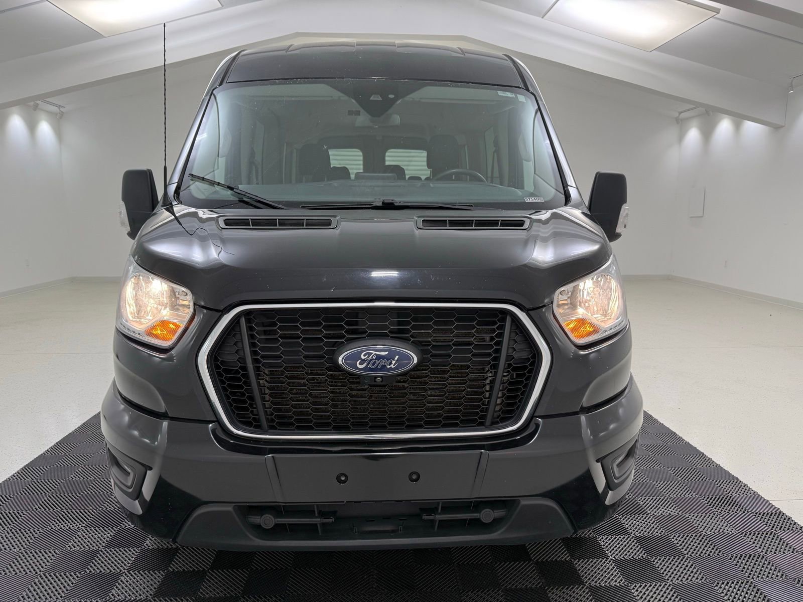 Used 2021 Ford Transit 350 XLT image 2