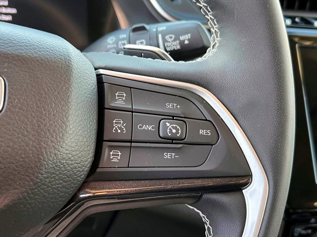 Certified 2023 Jeep Grand Cherokee L Laredo image 22