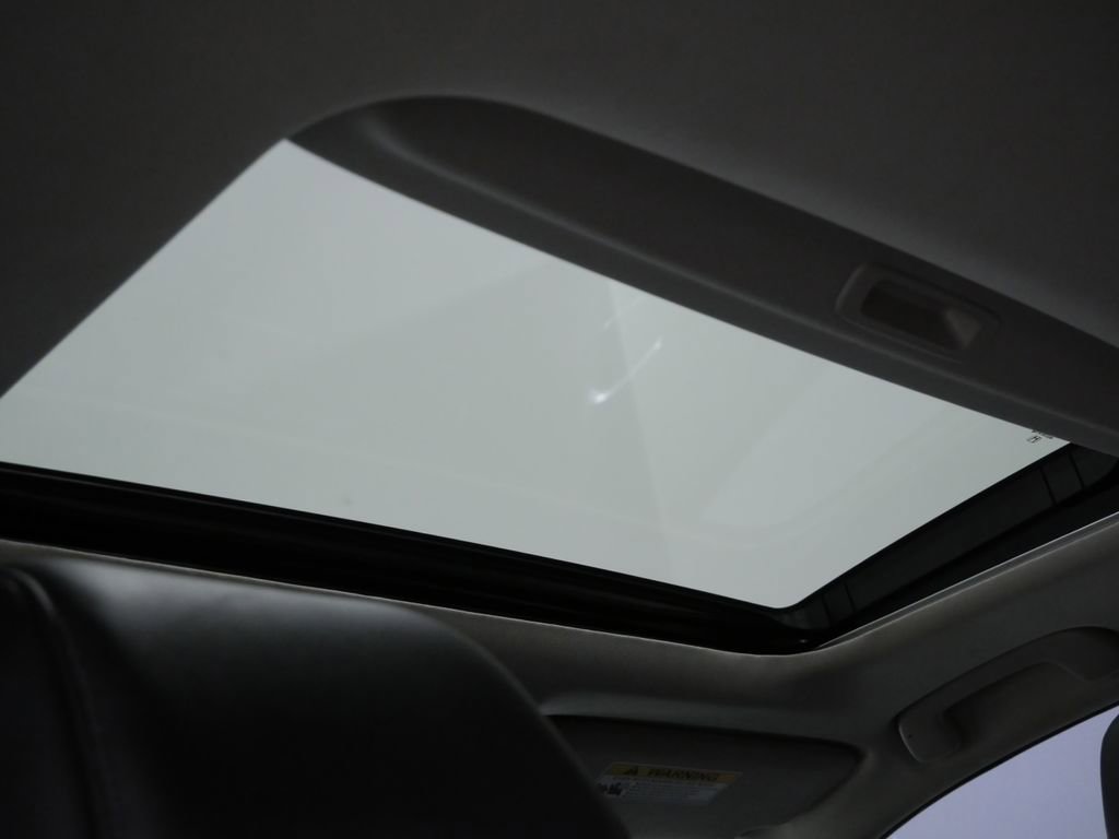 Used 2022 Honda Civic Touring image 4
