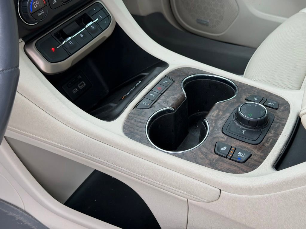 Used 2021 GMC Acadia Denali w/ Denali Ultimate Package AWD/4WD image 12