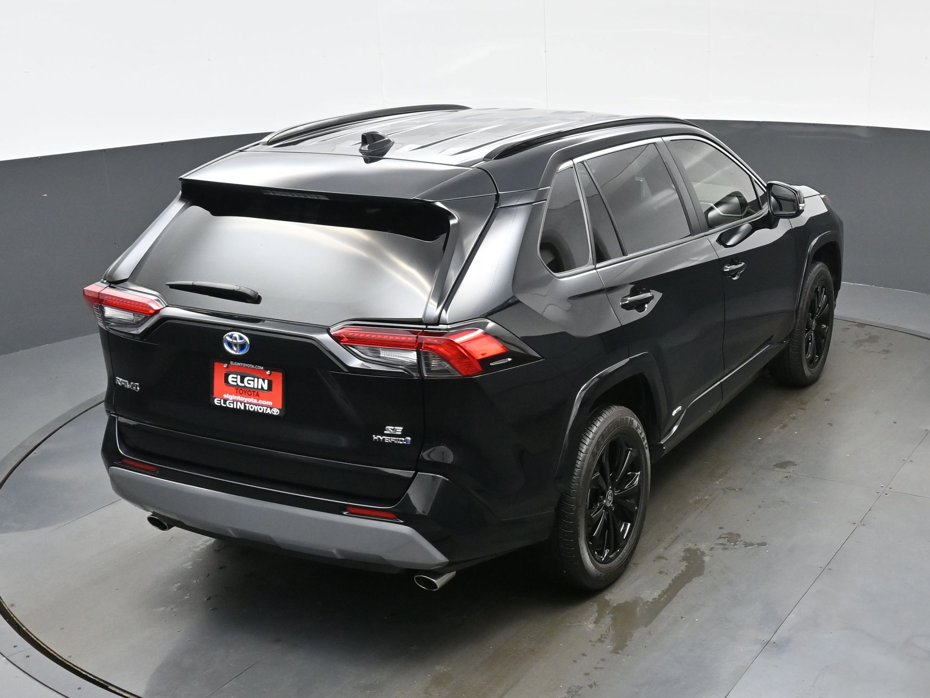 Used 2023 Toyota RAV4 SE w/ SE Grade Weather Package AWD/4WD image 40