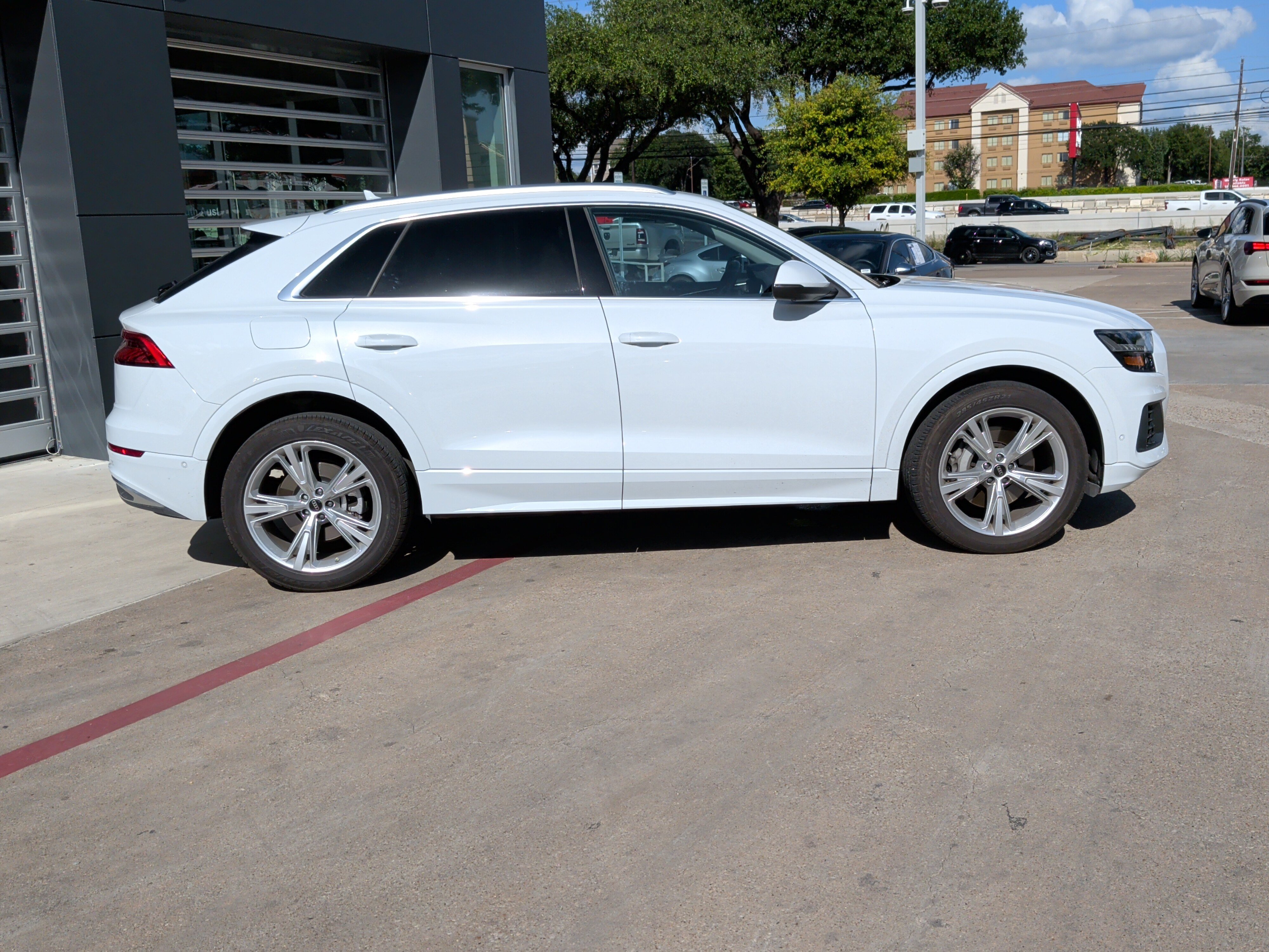Certified 2023 Audi Q8 Premium w/ Convenience Package AWD/4WD image 11