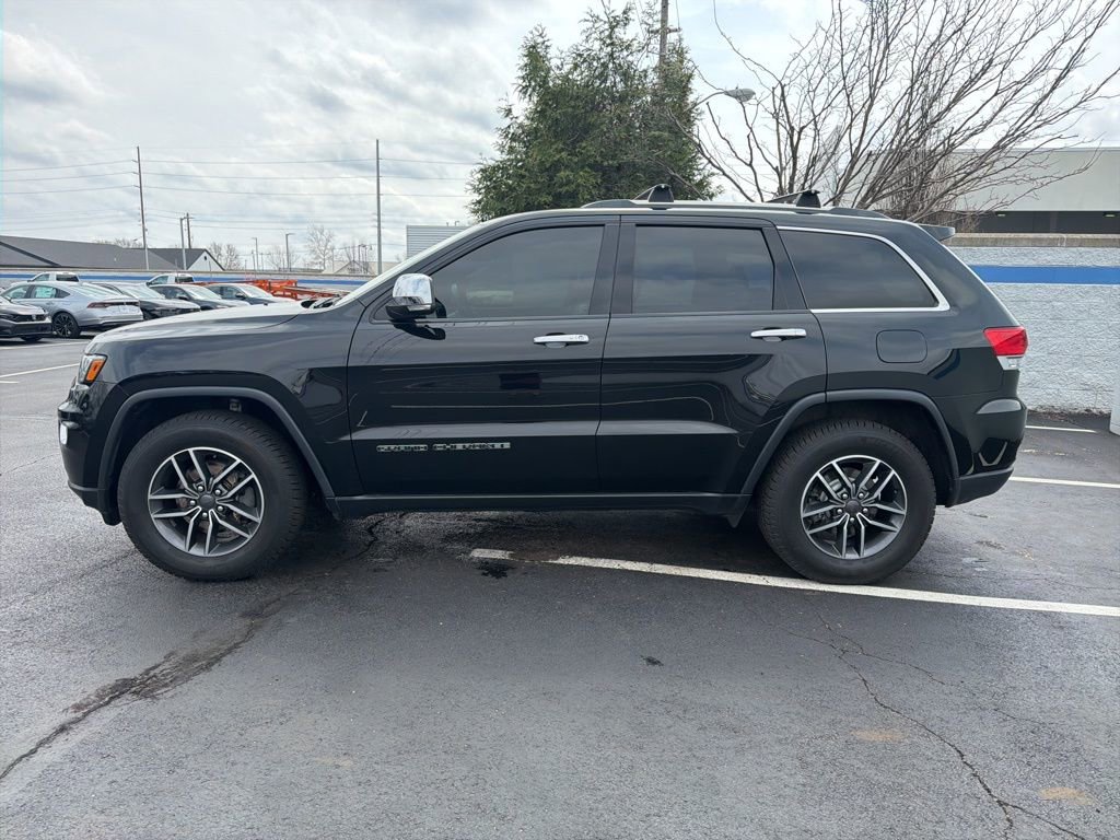 Used 2019 Jeep Grand Cherokee Limited w/ Luxury Group II image 2