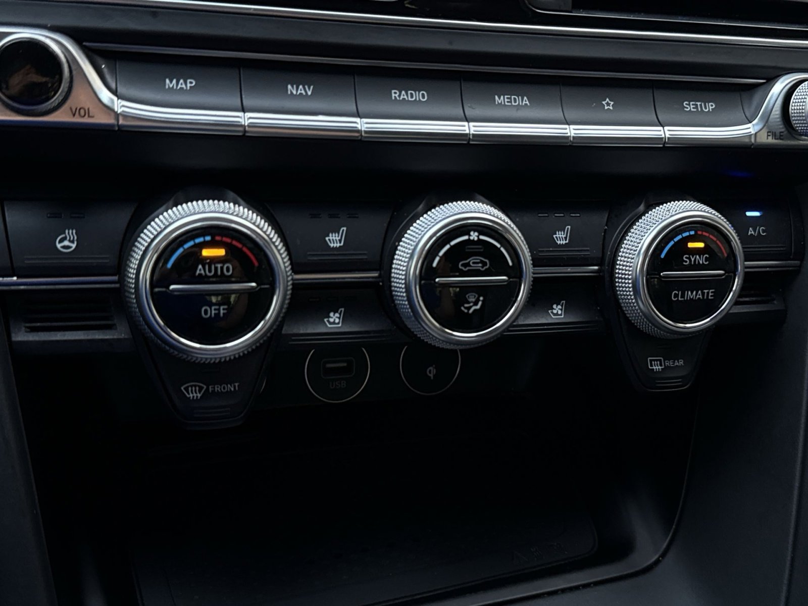 Used 2023 Genesis G70 3.3T w/ Sport Prestige Package image 21