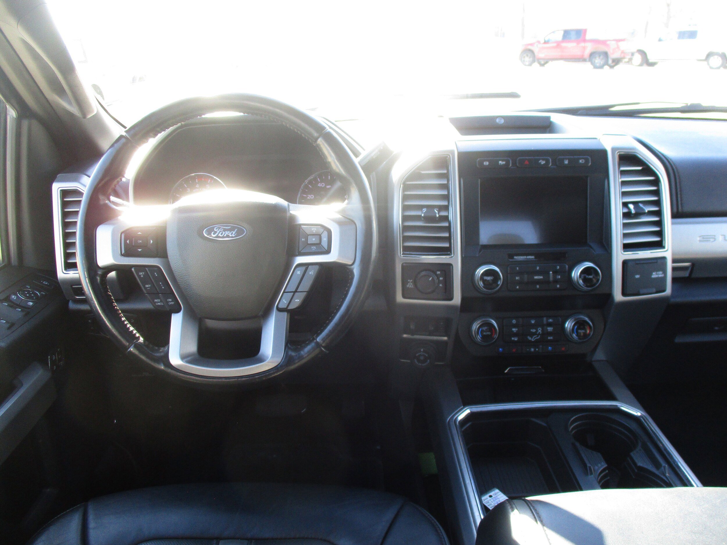Used 2020 Ford F250 Platinum w/ FX4 Off-Road Package AWD/4WD image 22