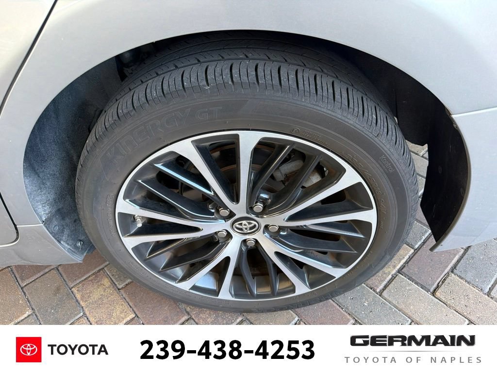 Used 2019 Toyota Camry SE w/ Convenience Package FWD image 11