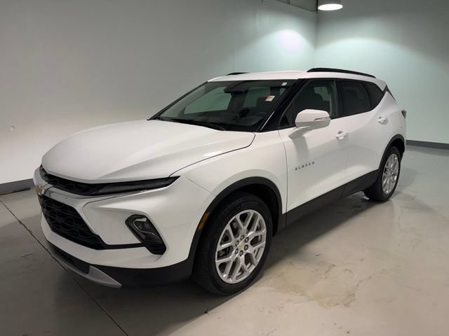 Used 2024 Chevrolet Blazer LT FWD image 3