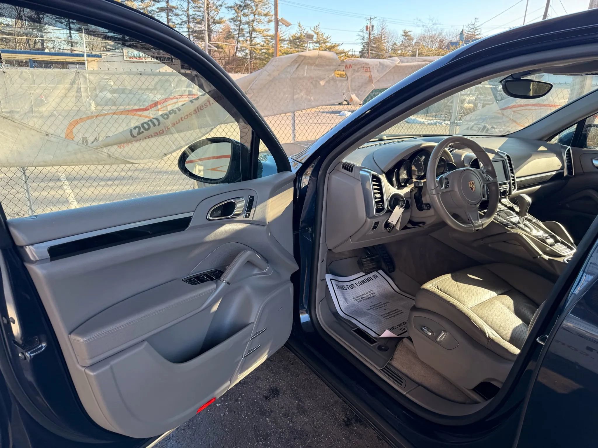 Used 2014 Porsche Cayenne Platinum Edition AWD/4WD image 14