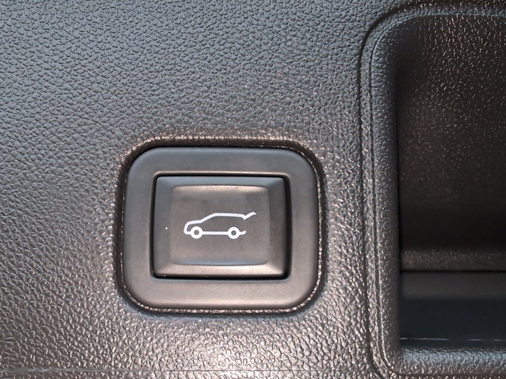Used 2024 GMC Terrain SLE w/ Driver Convenience Package AWD/4WD image 10