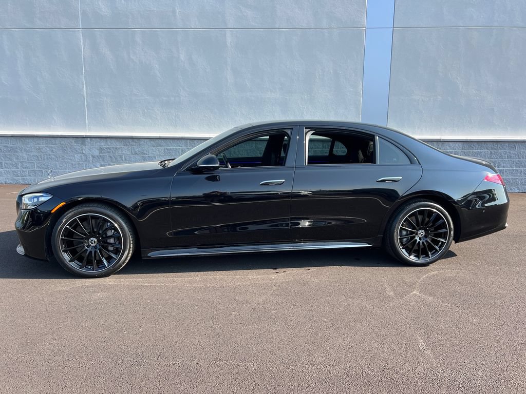 Used 2024 Mercedes-Benz S 580 4MATIC Sedan w/ AMG Line image 4