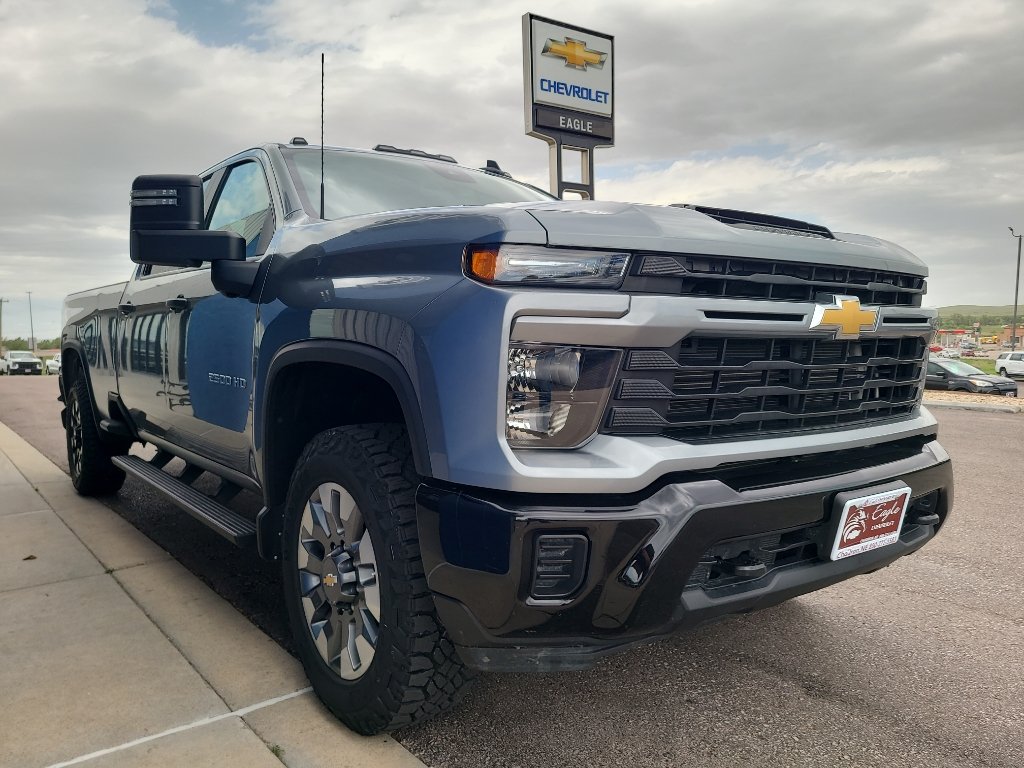 Used 2024 Chevrolet Silverado 2500 Custom w/ Custom Value Package AWD/4WD image 2