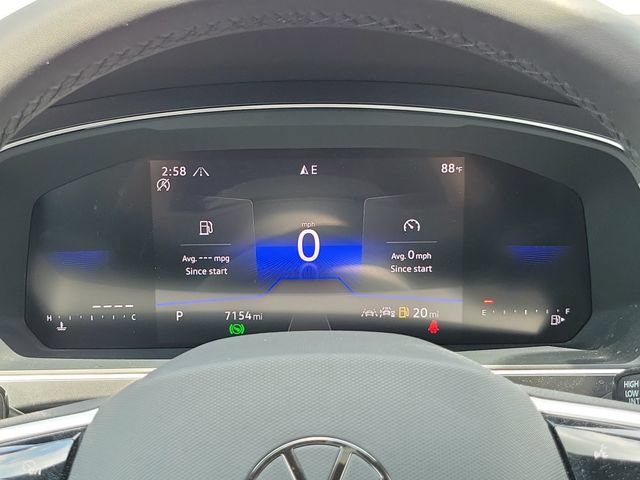 Used 2024 Volkswagen Tiguan SE R-Line AWD/4WD image 28