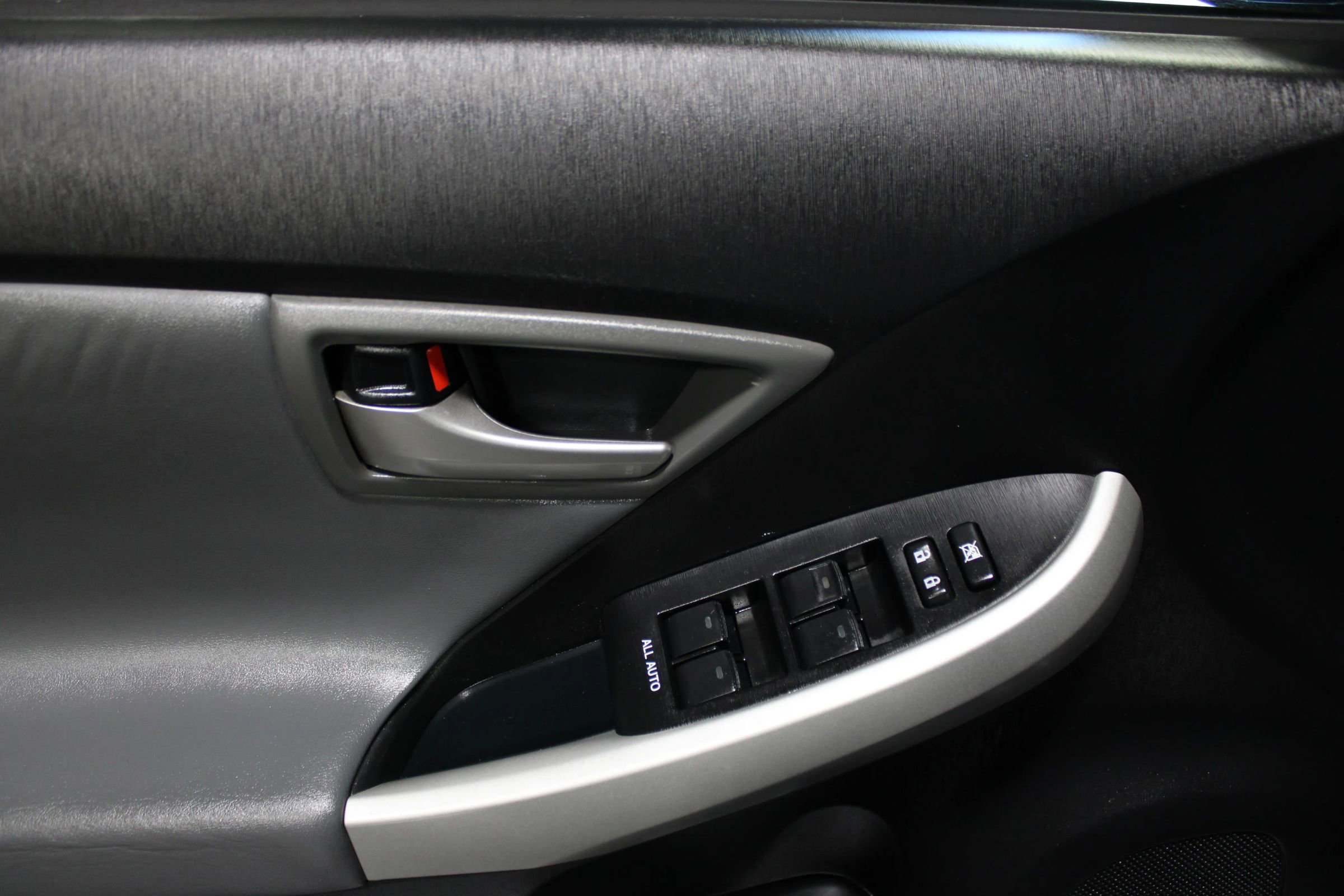 Used 2012 Toyota Prius Four FWD image 9