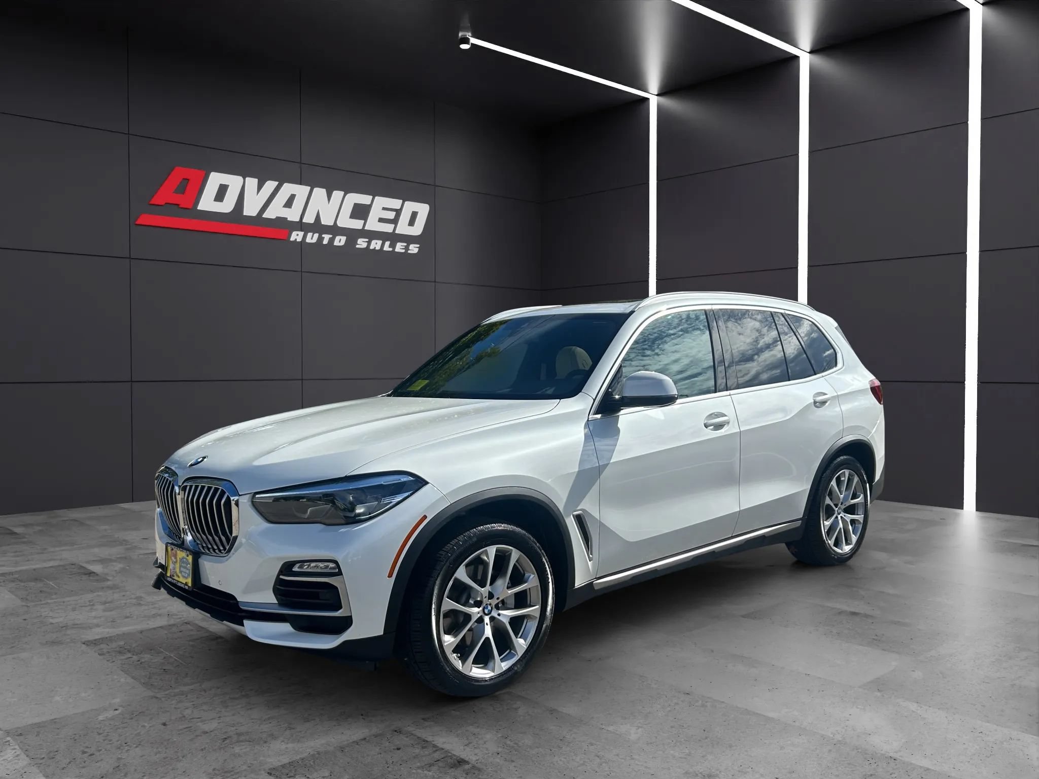 Used 2020 BMW X5 xDrive40i w/ Premium Package AWD/4WD image 3