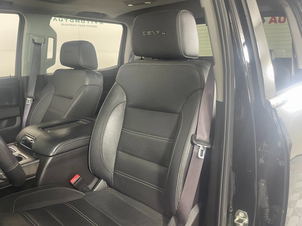 Used 2016 GMC Sierra 2500 Denali w/ Duramax Plus Package AWD/4WD image 25