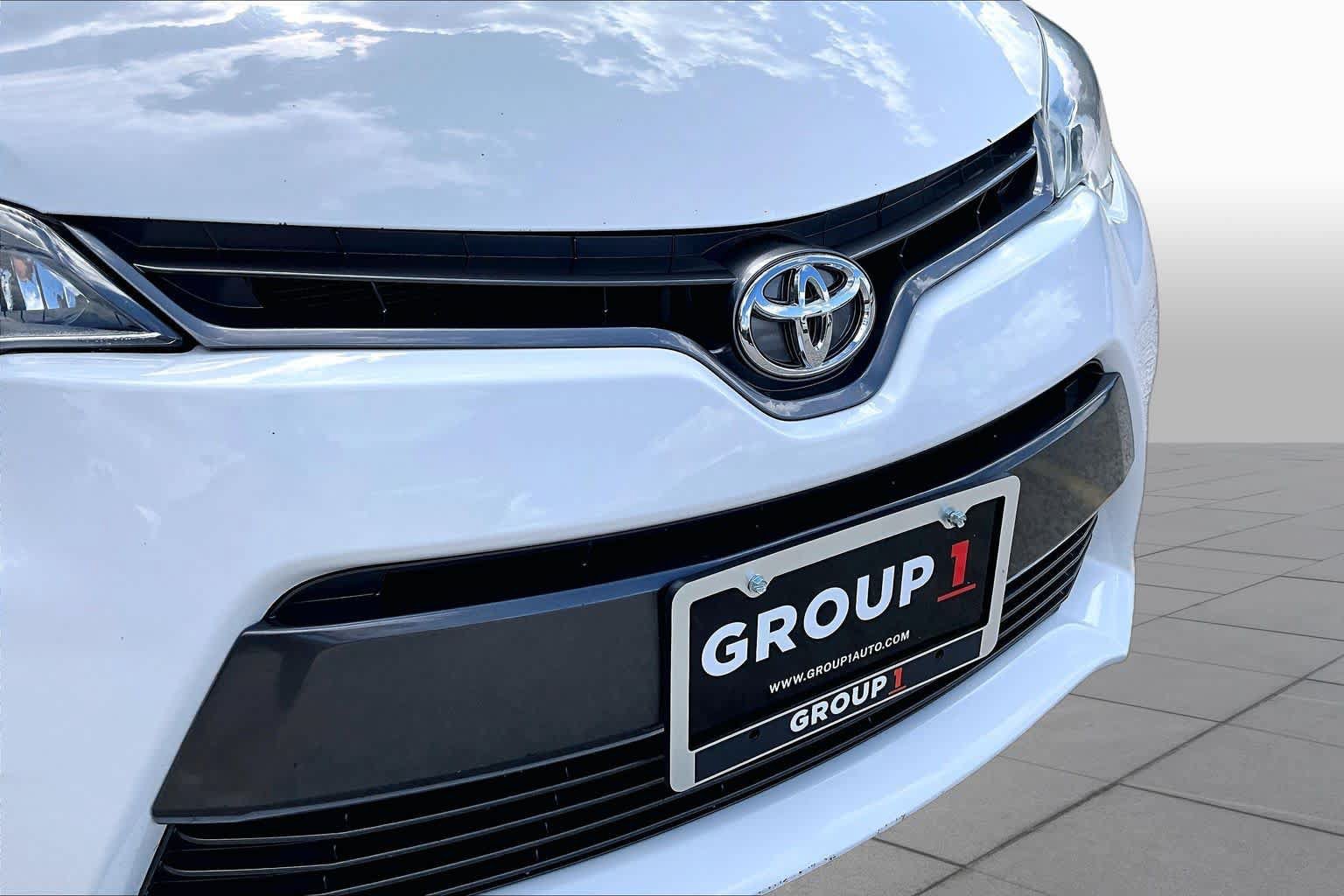 Used 2015 Toyota Corolla LE FWD image 32