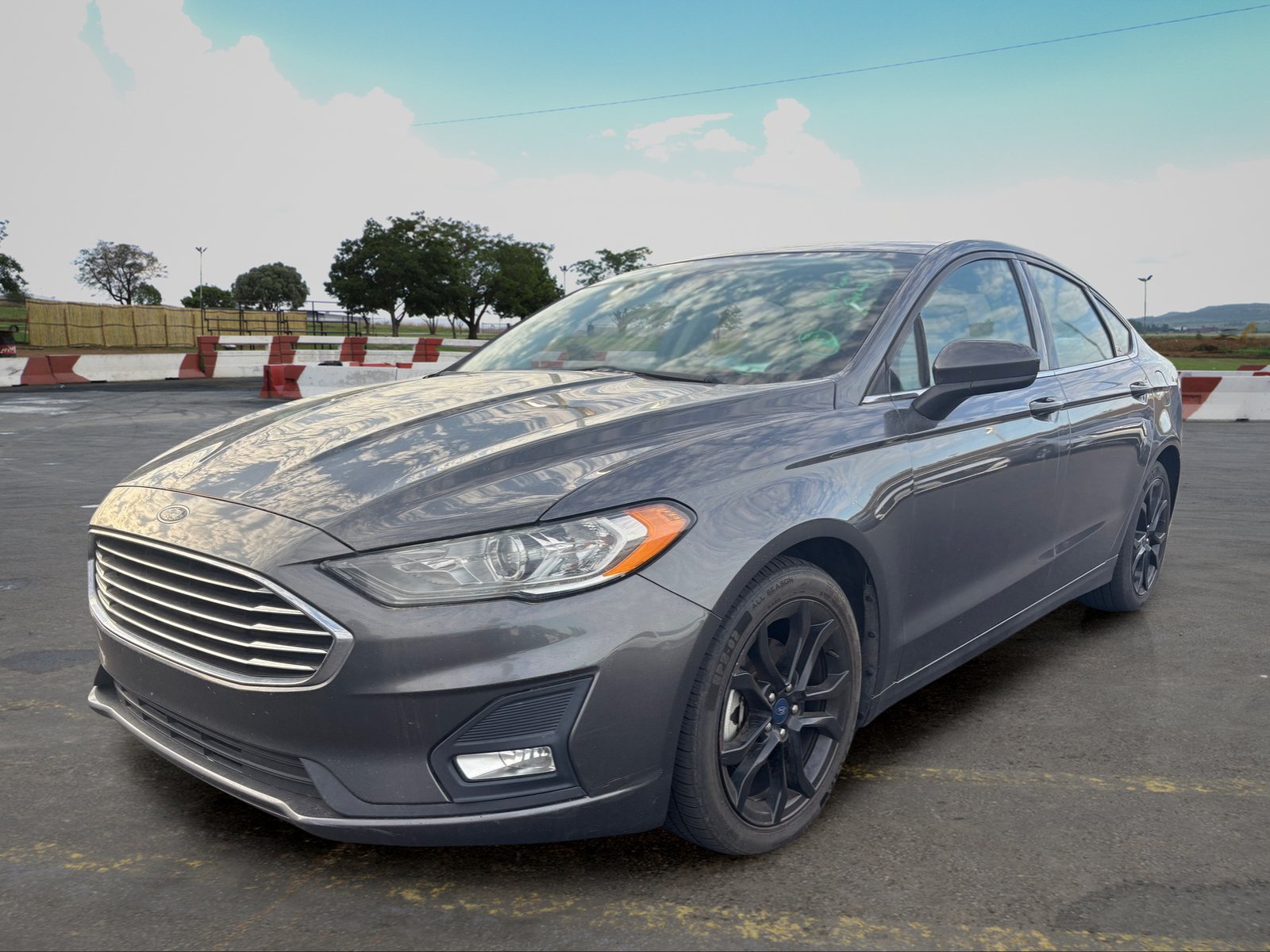 Used 2019 Ford Fusion SE w/ Equipment Group 151A FWD image 5