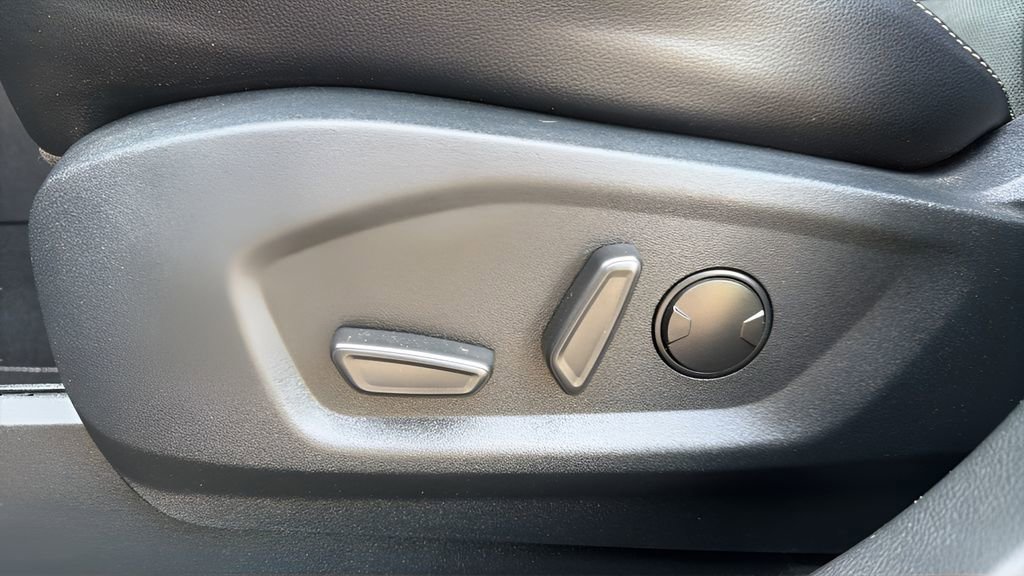 Used 2021 Ford Edge ST w/ Equipment Group 401A AWD/4WD image 12