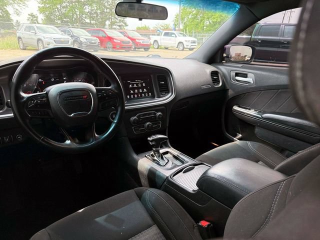 Used 2022 Dodge Charger SXT w/ Blacktop Package RWD image 17