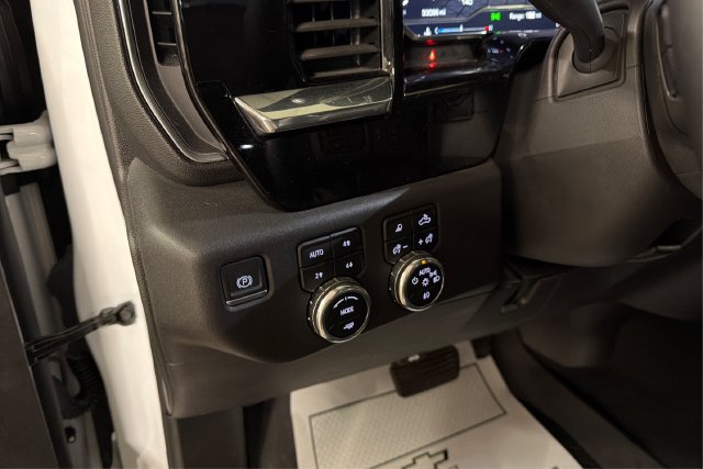 Used 2023 GMC Sierra 1500 SLT w/ X31 Off-Road Package AWD/4WD image 16