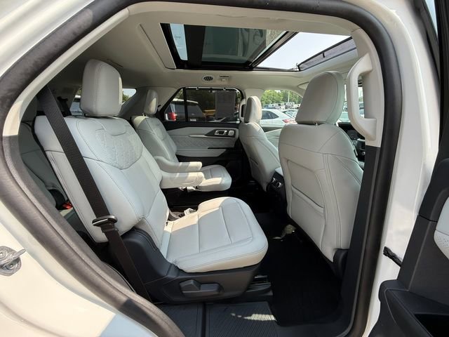 Used 2025 Ford Explorer Platinum w/ Ultimate Package image 11