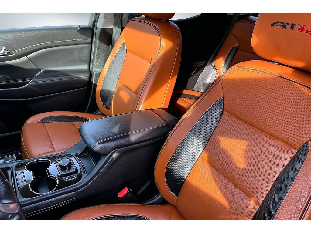 Used 2020 GMC Acadia AT4 image 18